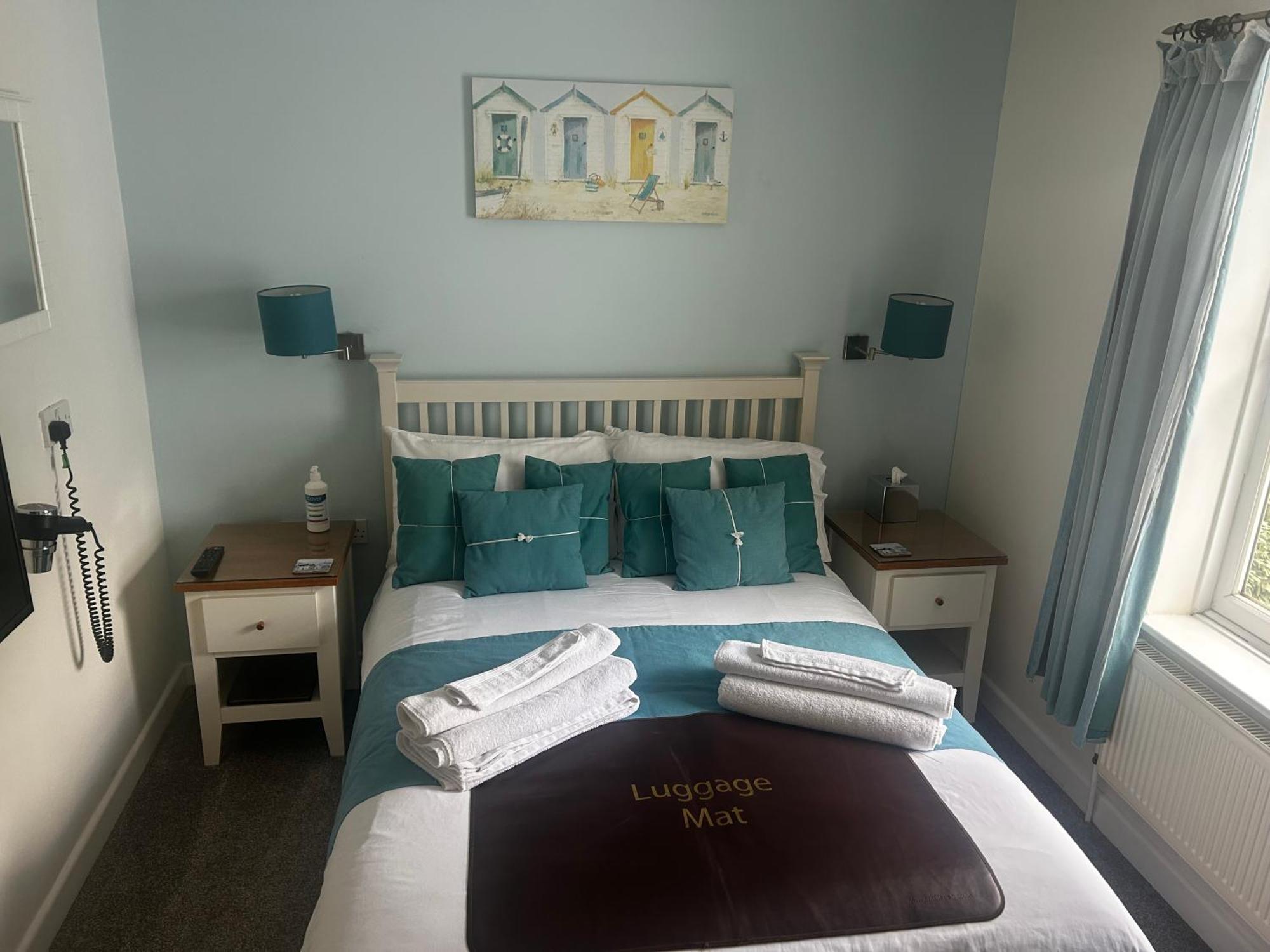 Amber House Hotel Пейнтън Екстериор снимка