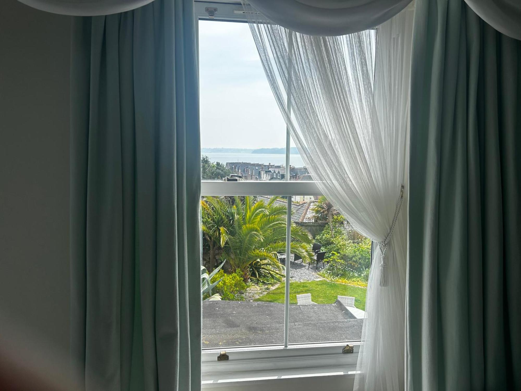 Amber House Hotel Пейнтън Екстериор снимка